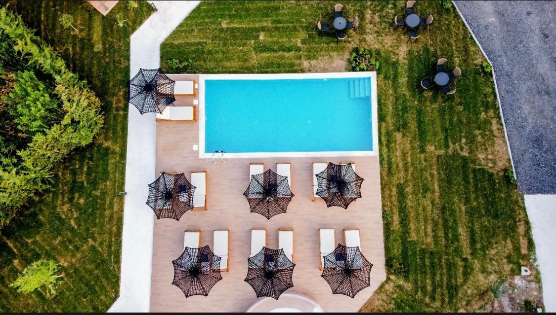 Terra Holiday Homes Asproválta Eksteriør bilde
